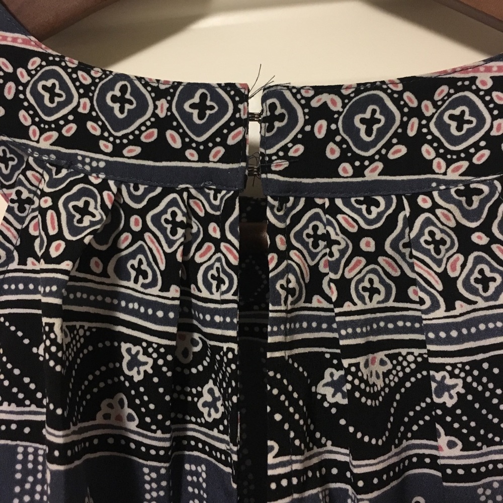Loft blouse size small - Picture 5 of 8